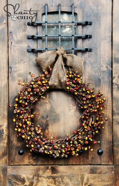 Subtle Berry Wreath via lilblueboo.com