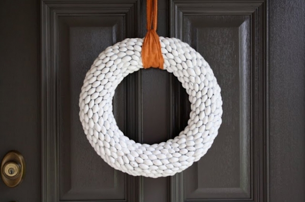 Acorn Wreath via lilblueboo.com