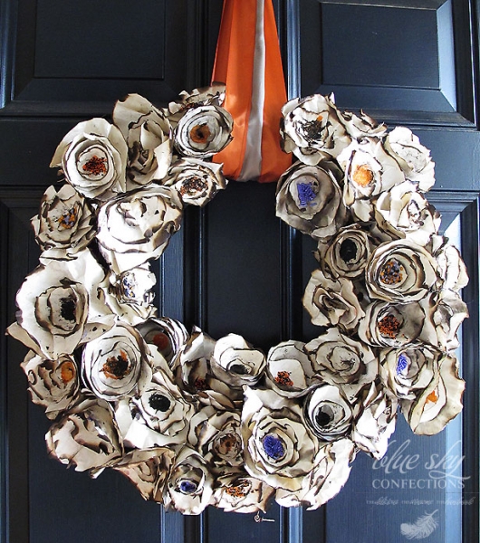 Paper Plate Wreath via lilblueboo.com