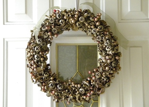 Metallic Wreath via lilblueboo.com