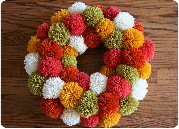 Retro Pom Pom Wreath via lilblueboo.com