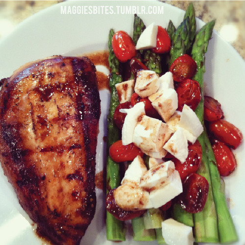 Balsamic Chicken and Asparagus via lilblueboo.com