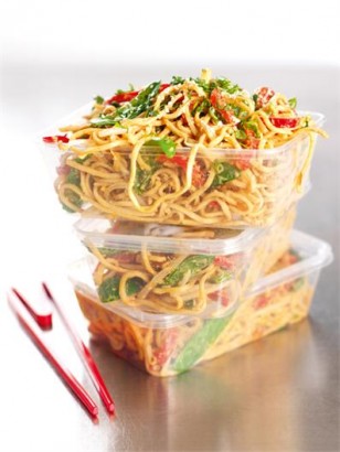 Sesame Peanut Noodles via lilblueboo.com