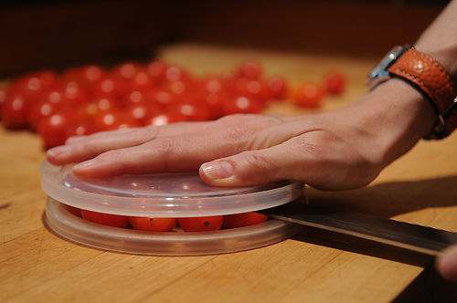 Easy Tomato and Grape Slicing via lilblueboo.com