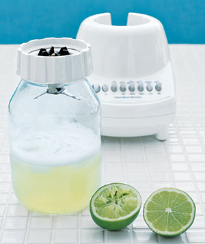 Mason Jar Blender via lilblueboo.com Mason Jar Blender via lilblueboo.com