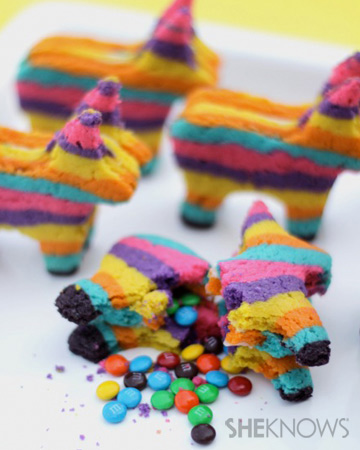 Cino de Mayo Pinata Cookies via SheKnows at lilblueboo.com