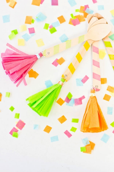 Cinco de Mayo Party Ideas: DIY Tassel Ice Cream Spoons via Studio DIY at lilblueboo.com Cinco de Mayo Party Ideas: DIY Tassel Ice Cream Spoons via Studio DIY at lilblueboo.com