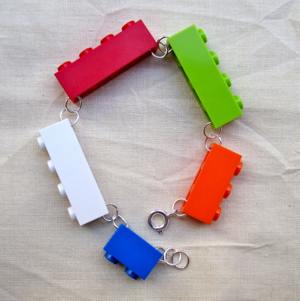 DIY Lego Bracelet via lilblueboo.com