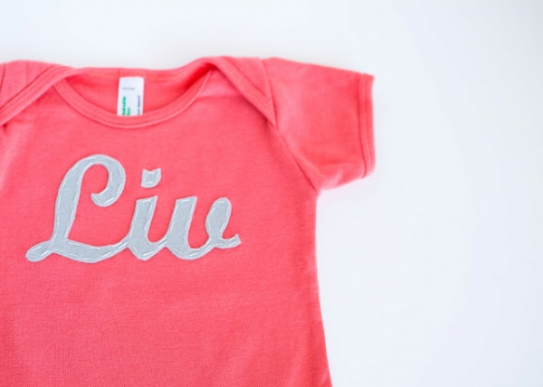 DIY Baby Gift Ideas: Personalized Onesie by Finley and Oliver via lilblueboo.com DIY Baby Gift Ideas: Personalized Onesie by Finley and Oliver via lilblueboo.com