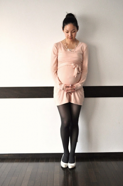 Wrap Dress Maternity Tutorial via lilblueboo.com