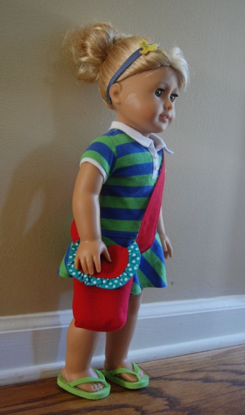 Matching girl and doll messenger bag tutorial by My Magic Mom via lilblueboo.com