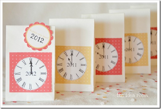 New Year's Eve Countdown Bags by The Idea Room via lilblueboo.com