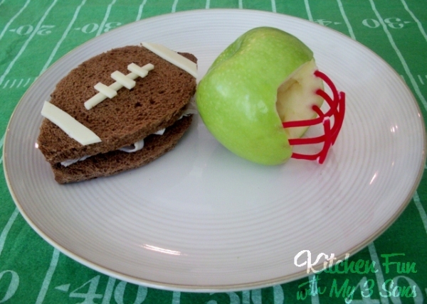 Kid Friendly Super Bowl Ideas: Football Snacks via lilblueboo.com