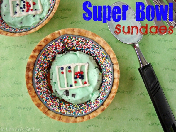 Kid Friendly Super Bowl Ideas: Super Bowl Sundae via lilblueboo.com