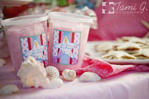 Cotton candy party favor via lilblueboo.com