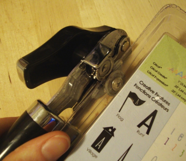 Random Household Tips: Use a can opener to open sealed plastic packaging at BuzzFeed via lilblueboo.com Random Household Tips: Use a can opener to open sealed plastic packaging at BuzzFeed via lilblueboo.com