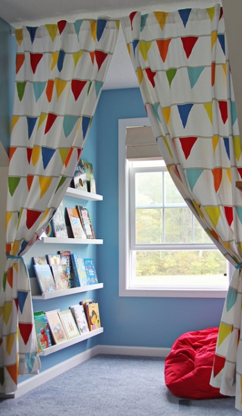 Reading Nook or Corner Space for Kids by These Moments of Mine via lilblueboo.com