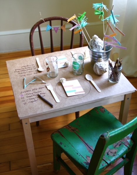 Thanksgiving tables for kids via lilblueboo.com Thanksgiving tables for kids via lilblueboo.com