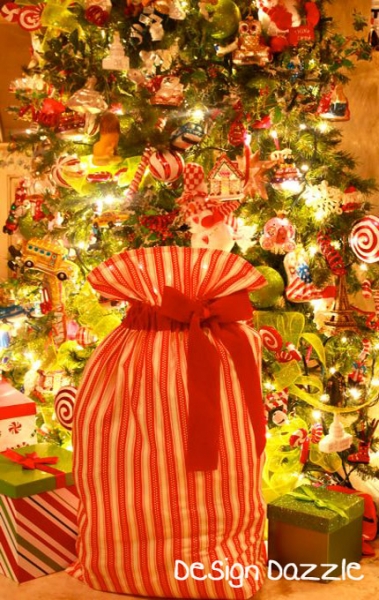 Christmas Tradition: Santa sack tutorial by Design Dazzle via lilblueboo.com