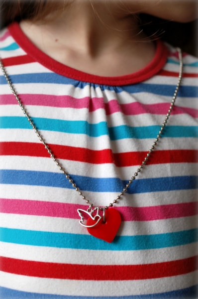 Valentine's Day Charm Necklace by Scissor and Spice via lilblueboo.com Valentine's Day Charm Necklace by Scissor and Spice via lilblueboo.com