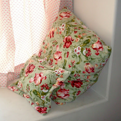 The Easiest, Softest, Cheapest Floor Pillows Ever via lilblueboo.com