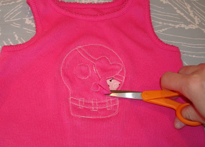 Reverse Applique Tutorial step 11 via lilblueboo.com