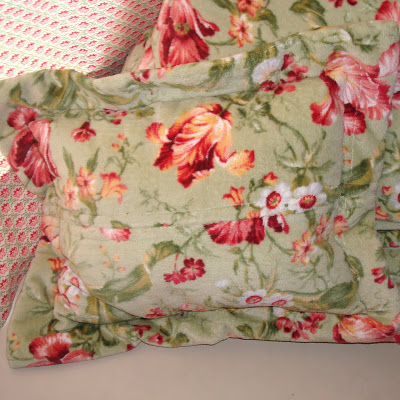 The Easiest, Softest, Cheapest Floor Pillows 3 Ever via lilblueboo.com