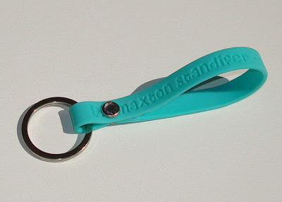 Turn a Cause Bracelet into a Keychain via lilblueboo.com