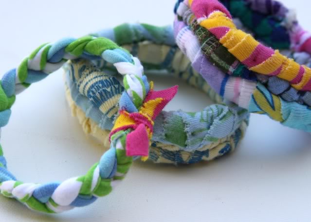 Upcycled / Recycled T-Shirt Bangles DIY Tutorial via lilblueboo.com