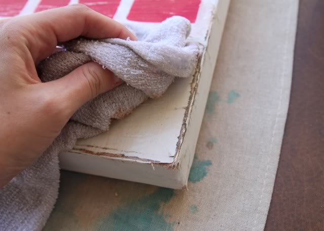 How to make a distressed vintage sign using canvas. DIY tutorial via lilblueboo.com