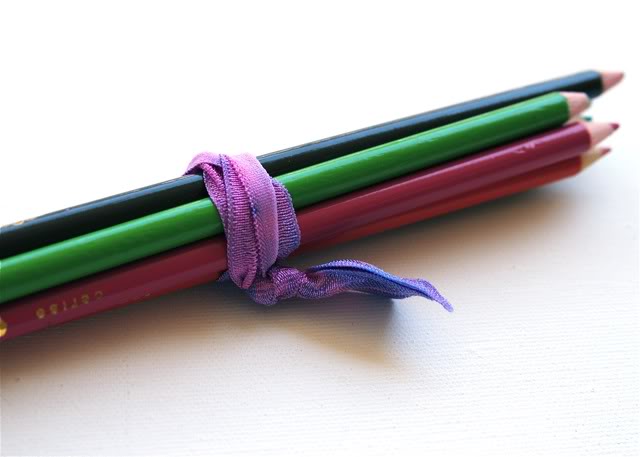 Tie Dye Elastic Accessories Tutorial - use for pencils too! via lilblueboo.com