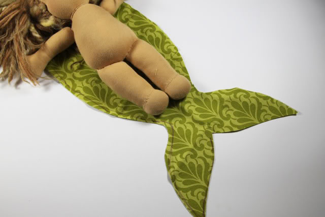Mermaid tail for doll free diy download via lilblueboo.com