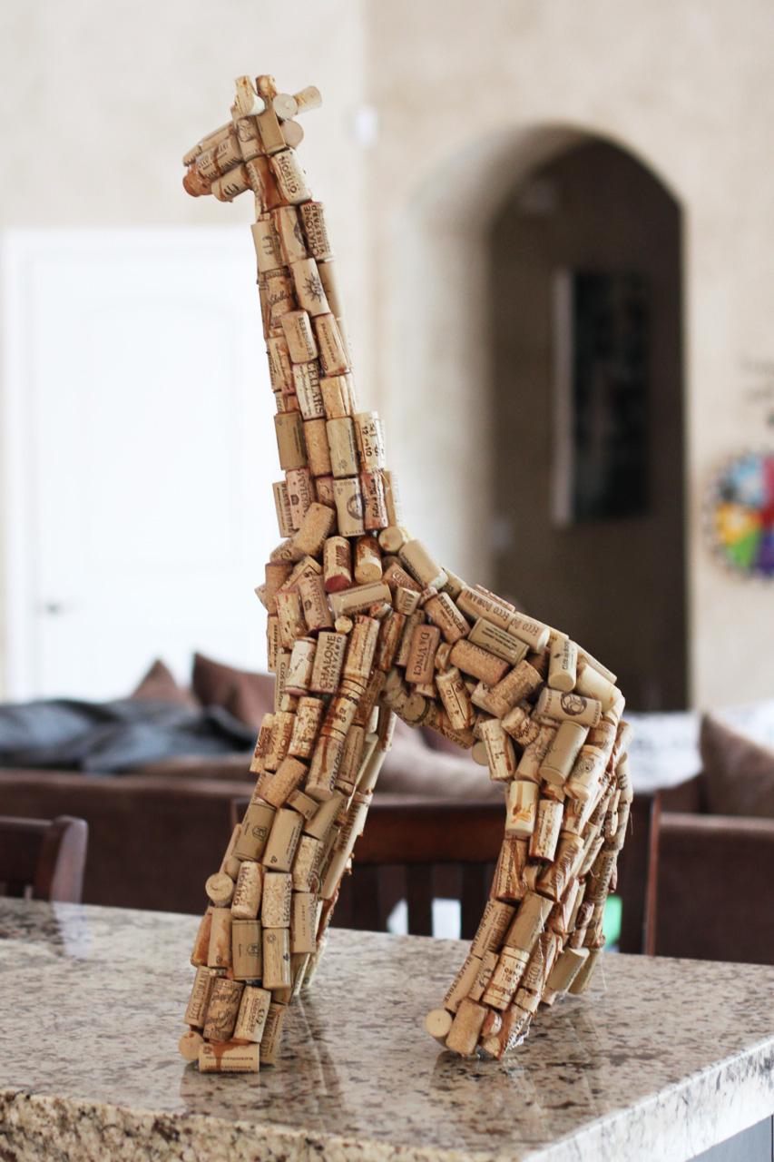 How to make a sculpture from wine corks via lilblueboo.com