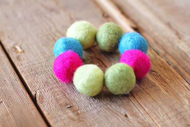 How To Make Felt Balls - Creating Quick Felt Pom Poms 