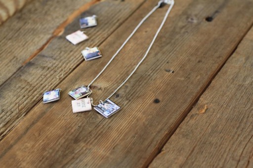 Make Miniature Popsicle Stick Photo Pendants#instagram via lilblueboo.com