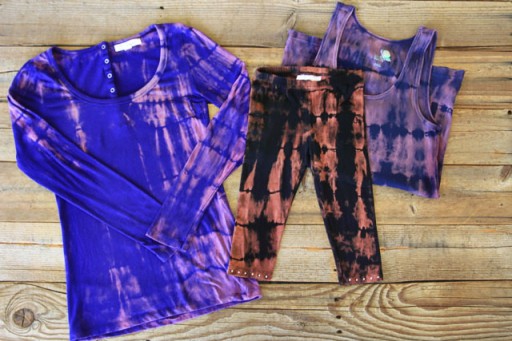 DIY Bleach Tie Dye via lilblueboo.com