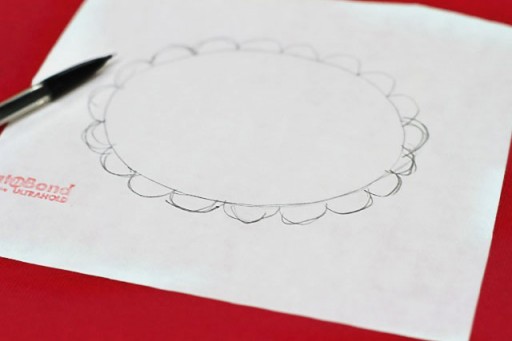 Make a Scalloped Applique via lilblueboo.com