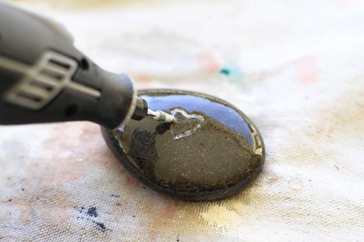 Engraving River Rocks with a Dremel (Step 3) via lilblueboo.com