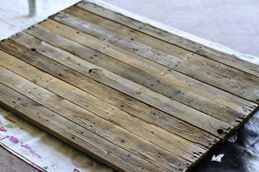 Canvas Made From Reclaimed Wood Pallet via liblueboo.com