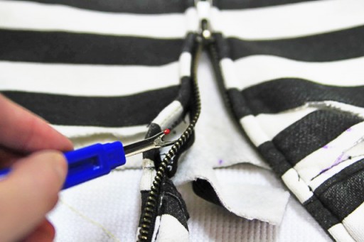 Using the seam ripper on the zipper via lilblueboo.com