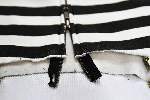 How to sew the zipper tutorial via lilblueboo.com