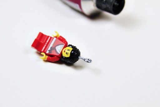 Adding a Screw Eye to a Lego Minifig via lilblueboo.com