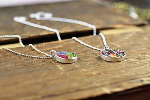 Ideas for making resin jewelry via lilblueboo.com