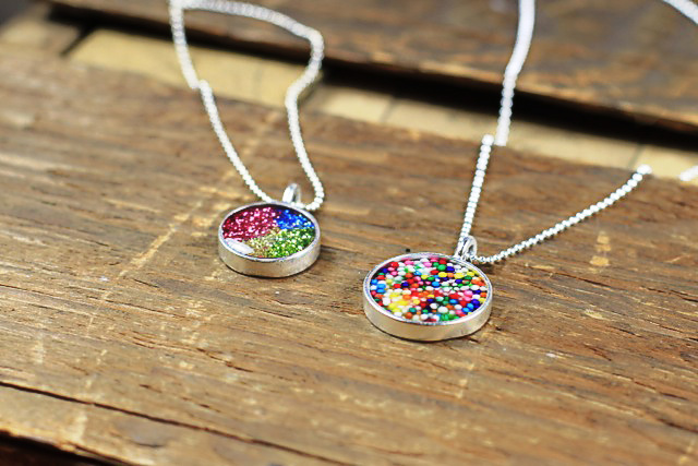 crafcan Resin pendant with real flower Resin Chain Set Price in India - Buy  crafcan Resin pendant with real flower Resin Chain Set Online at Best  Prices in India | Flipkart.com