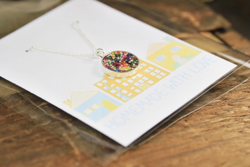 Homemade Gift Ideas: How to make your own resin jewelry necklace via lilblueboo.com #gifts