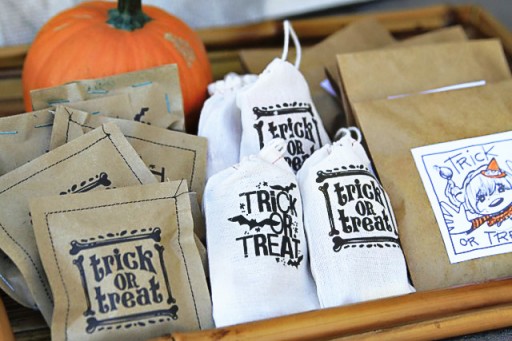 Halloween Treat Bags ideas via lilblueboo.com