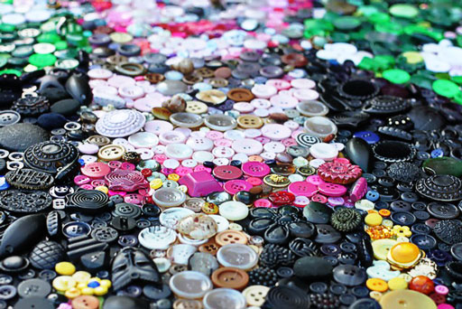 Recycled Plastic Art via lilblueboo.com (click through to see the "DIY How To" HD time lapse video)