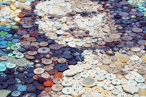 Recycled Mona Lisa Buttons via lilblueboo.com (click through to see the "DIY How To" HD time lapse video)