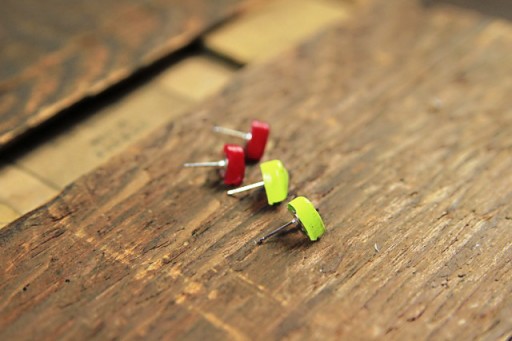 How to make cabochon earrings and jewelry via lilblueboo.com