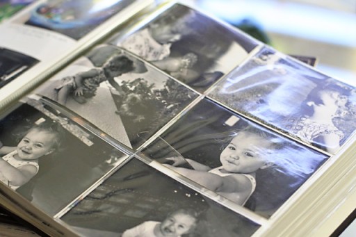 4x6 photo sleeves combined with regular pages via lilblueboo.com